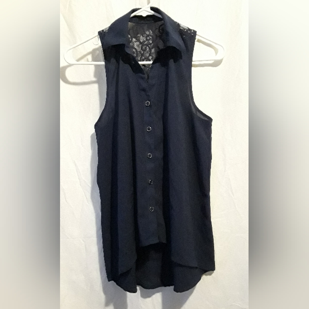 Edge blue sleeveless blouse size small